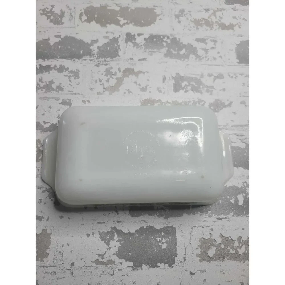 3563 Vintage Anchor Hocking Milk Glass 1 qt Loaf Pan‎